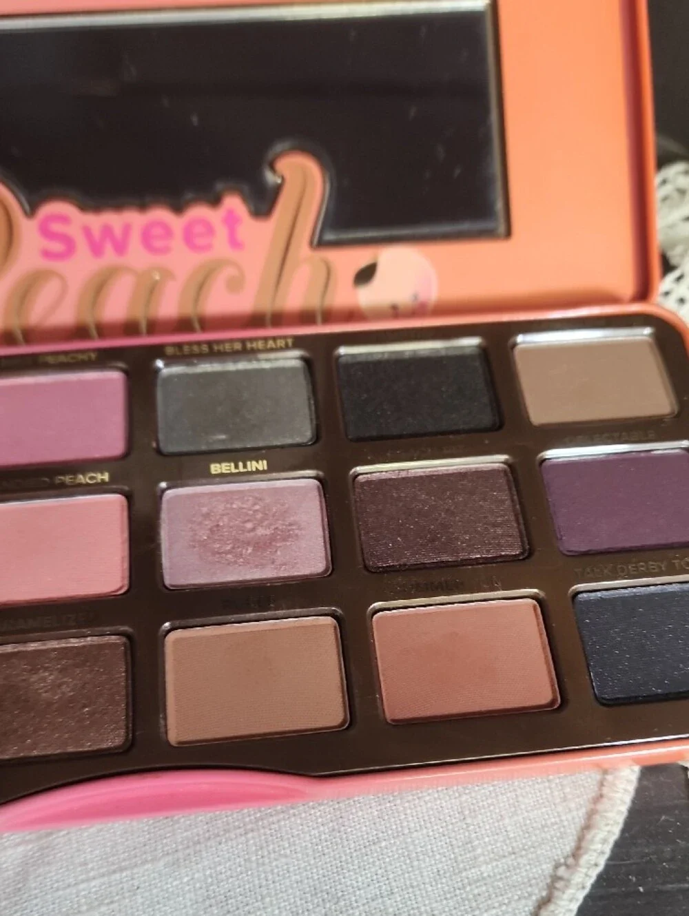 Too Faced Sweet Peach Eyeshadow Palette - Peach & Pink Gradient